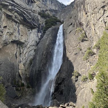 北アメリカ最大落差のヨセミテ滝
